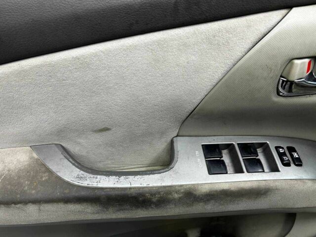 Черный Тойота Превиа, объемом двигателя 2.4 л и пробегом 430 тыс. км за 6600 $, фото 7 на Automoto.ua