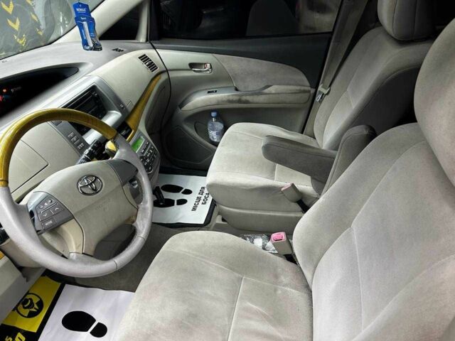 Черный Тойота Превиа, объемом двигателя 2.4 л и пробегом 430 тыс. км за 6600 $, фото 6 на Automoto.ua