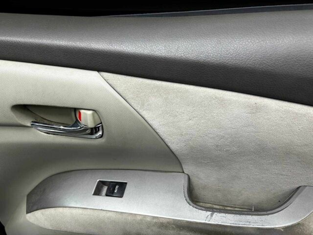 Черный Тойота Превиа, объемом двигателя 2.4 л и пробегом 430 тыс. км за 6600 $, фото 10 на Automoto.ua