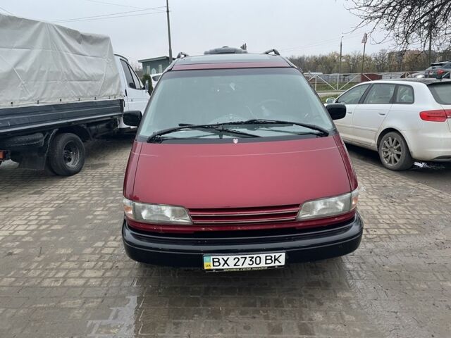 Красный Тойота Превиа, объемом двигателя 2.4 л и пробегом 460 тыс. км за 2500 $, фото 1 на Automoto.ua