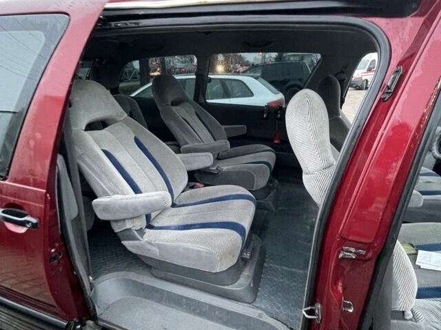 Красный Тойота Превиа, объемом двигателя 2.4 л и пробегом 460 тыс. км за 2500 $, фото 6 на Automoto.ua