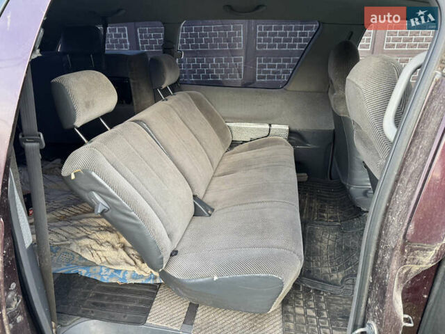 Красный Тойота Превиа, объемом двигателя 2.4 л и пробегом 410 тыс. км за 2400 $, фото 9 на Automoto.ua