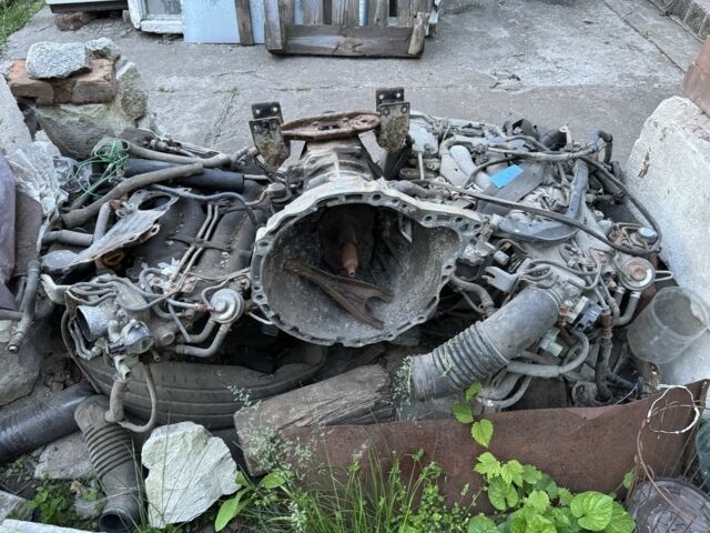 Красный Тойота Превиа, объемом двигателя 2.4 л и пробегом 410 тыс. км за 2200 $, фото 12 на Automoto.ua