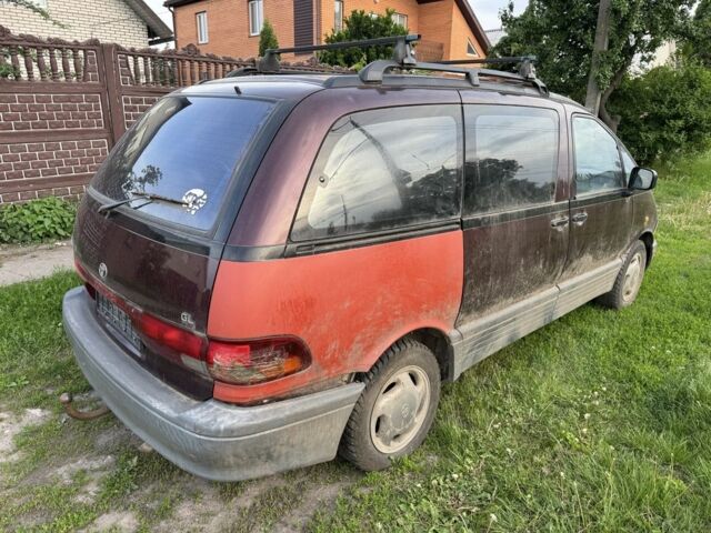 Красный Тойота Превиа, объемом двигателя 2.4 л и пробегом 410 тыс. км за 2200 $, фото 2 на Automoto.ua