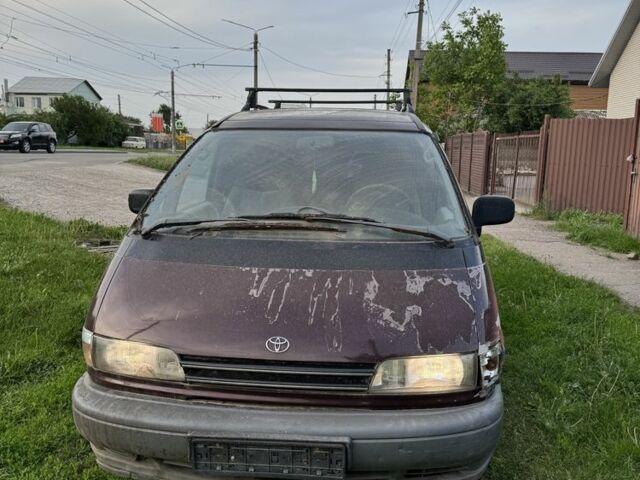 Красный Тойота Превиа, объемом двигателя 2.4 л и пробегом 410 тыс. км за 2200 $, фото 4 на Automoto.ua