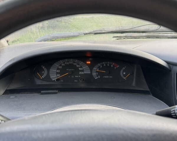 Красный Тойота Превиа, объемом двигателя 2.4 л и пробегом 410 тыс. км за 2400 $, фото 8 на Automoto.ua