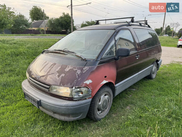 Красный Тойота Превиа, объемом двигателя 2.4 л и пробегом 410 тыс. км за 2400 $, фото 3 на Automoto.ua