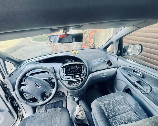 Тойота Превиа, объемом двигателя 2 л и пробегом 250 тыс. км за 5000 $, фото 3 на Automoto.ua