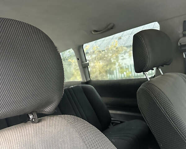 Серый Тойота Превиа, объемом двигателя 2.4 л и пробегом 450 тыс. км за 3500 $, фото 4 на Automoto.ua