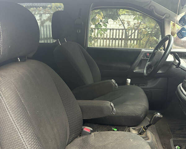 Серый Тойота Превиа, объемом двигателя 2.4 л и пробегом 450 тыс. км за 3500 $, фото 5 на Automoto.ua