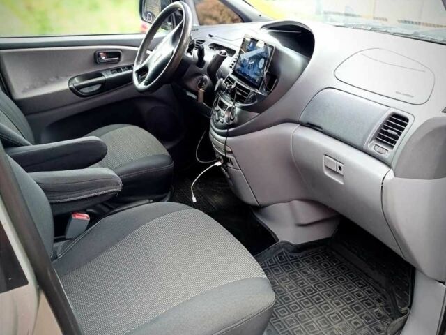 Серый Тойота Превиа, объемом двигателя 2.4 л и пробегом 240 тыс. км за 5900 $, фото 9 на Automoto.ua