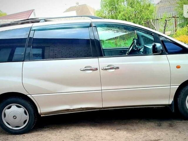 Серый Тойота Превиа, объемом двигателя 2.4 л и пробегом 240 тыс. км за 5900 $, фото 5 на Automoto.ua