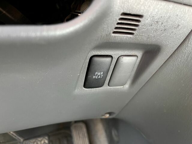 Серый Тойота Превиа, объемом двигателя 2 л и пробегом 300 тыс. км за 2722 $, фото 14 на Automoto.ua