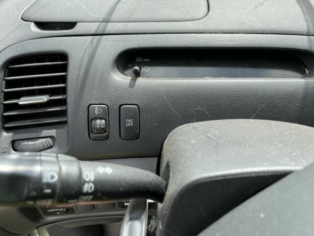 Серый Тойота Превиа, объемом двигателя 2 л и пробегом 300 тыс. км за 2722 $, фото 13 на Automoto.ua