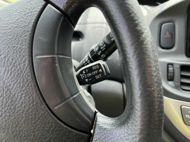 Серый Тойота Превиа, объемом двигателя 2 л и пробегом 300 тыс. км за 2722 $, фото 11 на Automoto.ua