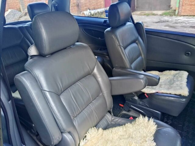 Серый Тойота Превиа, объемом двигателя 2.4 л и пробегом 310 тыс. км за 4900 $, фото 5 на Automoto.ua