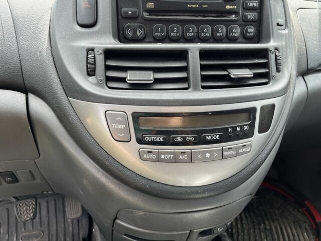 Серый Тойота Превиа, объемом двигателя 2 л и пробегом 300 тыс. км за 2722 $, фото 10 на Automoto.ua