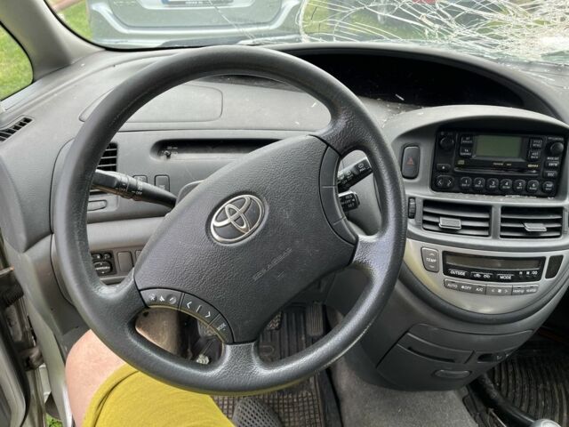 Серый Тойота Превиа, объемом двигателя 2 л и пробегом 300 тыс. км за 2722 $, фото 5 на Automoto.ua