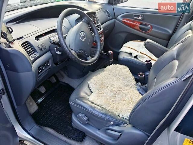 Серый Тойота Превиа, объемом двигателя 2.36 л и пробегом 310 тыс. км за 4900 $, фото 5 на Automoto.ua