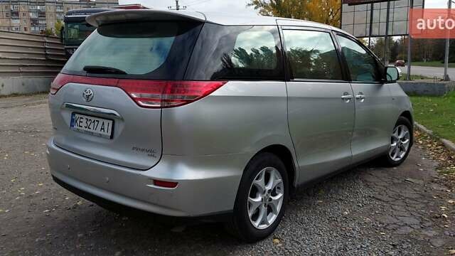 Серый Тойота Превиа, объемом двигателя 2.4 л и пробегом 700 тыс. км за 8800 $, фото 4 на Automoto.ua