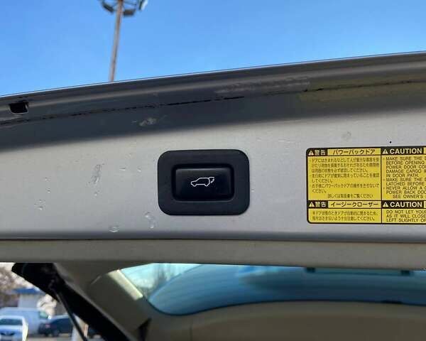 Серый Тойота Превиа, объемом двигателя 2.36 л и пробегом 330 тыс. км за 11000 $, фото 17 на Automoto.ua