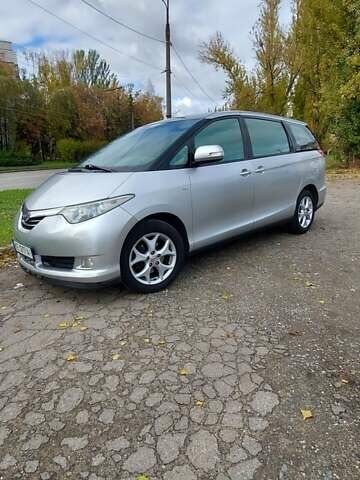 Серый Тойота Превиа, объемом двигателя 2.4 л и пробегом 700 тыс. км за 8800 $, фото 8 на Automoto.ua