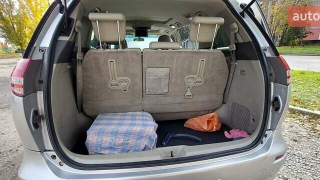 Серый Тойота Превиа, объемом двигателя 2.4 л и пробегом 700 тыс. км за 8800 $, фото 7 на Automoto.ua