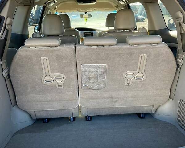 Серый Тойота Превиа, объемом двигателя 2.36 л и пробегом 330 тыс. км за 11000 $, фото 16 на Automoto.ua