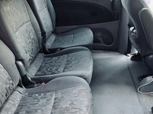 Серый Тойота Превиа, объемом двигателя 2 л и пробегом 250 тыс. км за 5000 $, фото 5 на Automoto.ua