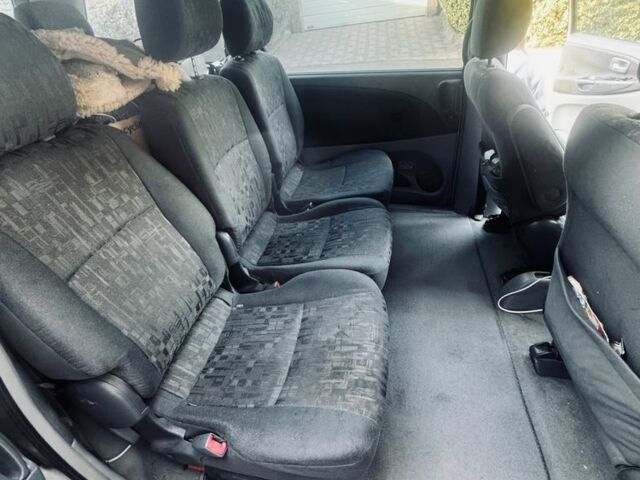 Серый Тойота Превиа, объемом двигателя 2 л и пробегом 250 тыс. км за 5000 $, фото 4 на Automoto.ua