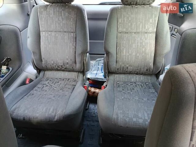Синій Тойота Превіа, об'ємом двигуна 2 л та пробігом 197 тис. км за 6500 $, фото 22 на Automoto.ua