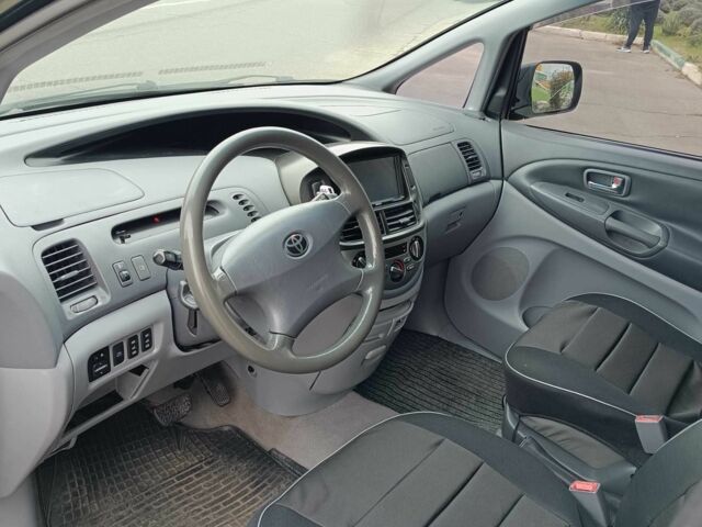 Зеленый Тойота Превиа, объемом двигателя 2.4 л и пробегом 340 тыс. км за 6000 $, фото 4 на Automoto.ua