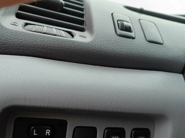 Зеленый Тойота Превиа, объемом двигателя 2.4 л и пробегом 340 тыс. км за 6000 $, фото 8 на Automoto.ua