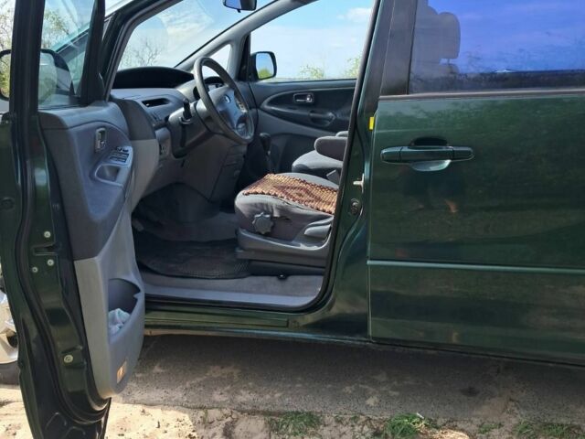 Зеленый Тойота Превиа, объемом двигателя 2 л и пробегом 350 тыс. км за 5700 $, фото 2 на Automoto.ua