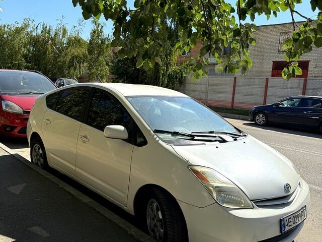 Белый Тойота Приус, объемом двигателя 1.5 л и пробегом 250 тыс. км за 2850 $, фото 5 на Automoto.ua