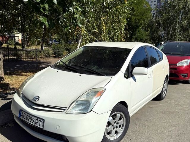 Белый Тойота Приус, объемом двигателя 1.5 л и пробегом 250 тыс. км за 2850 $, фото 4 на Automoto.ua