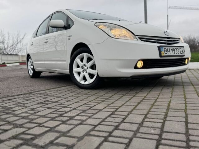 Белый Тойота Приус, объемом двигателя 1.5 л и пробегом 270 тыс. км за 5750 $, фото 7 на Automoto.ua