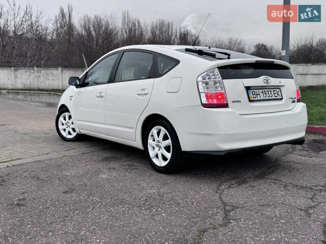 Белый Тойота Приус, объемом двигателя 1.5 л и пробегом 270 тыс. км за 5750 $, фото 18 на Automoto.ua