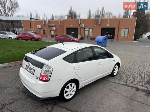 Белый Тойота Приус, объемом двигателя 1.5 л и пробегом 270 тыс. км за 5750 $, фото 21 на Automoto.ua