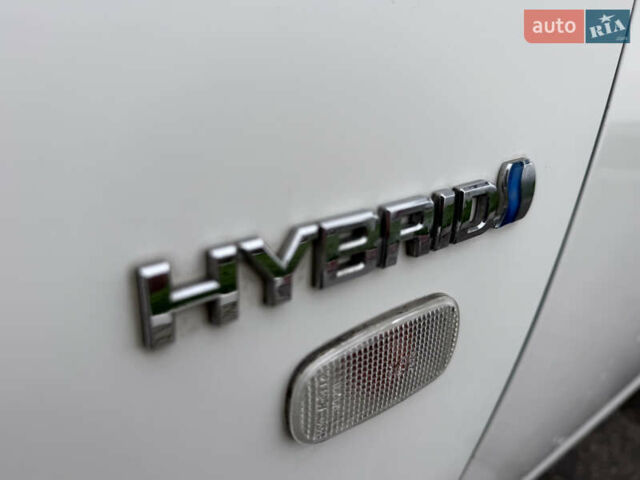 Белый Тойота Приус, объемом двигателя 1.5 л и пробегом 270 тыс. км за 5750 $, фото 39 на Automoto.ua