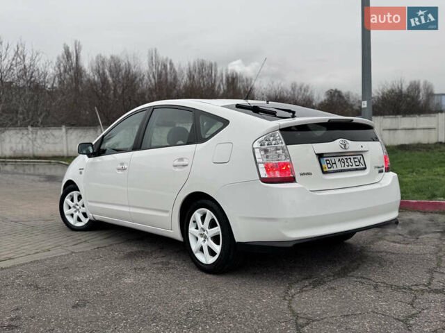 Белый Тойота Приус, объемом двигателя 1.5 л и пробегом 270 тыс. км за 5750 $, фото 17 на Automoto.ua