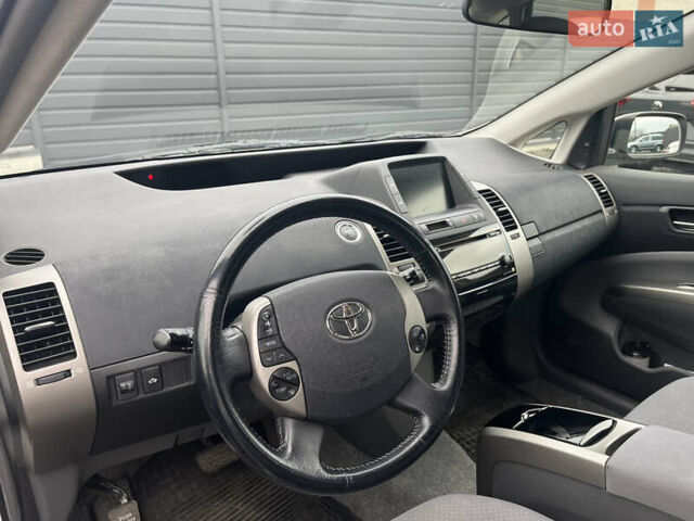 Белый Тойота Приус, объемом двигателя 1.5 л и пробегом 159 тыс. км за 13500 $, фото 8 на Automoto.ua