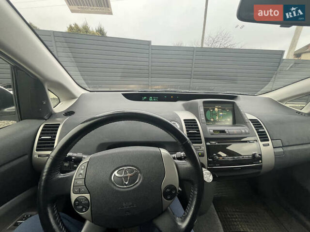 Белый Тойота Приус, объемом двигателя 1.5 л и пробегом 159 тыс. км за 13500 $, фото 9 на Automoto.ua