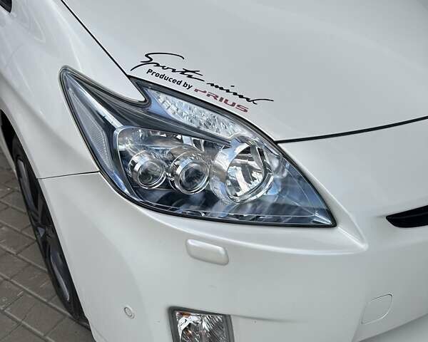 Белый Тойота Приус, объемом двигателя 1.8 л и пробегом 293 тыс. км за 10950 $, фото 8 на Automoto.ua