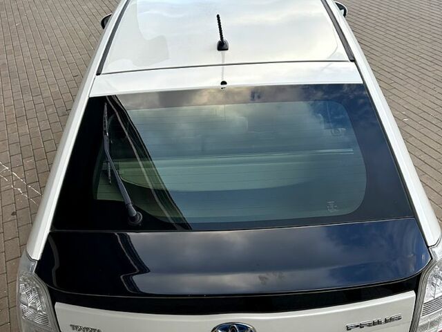 Білий Тойота Пріус, об'ємом двигуна 1.8 л та пробігом 293 тис. км за 10750 $, фото 12 на Automoto.ua