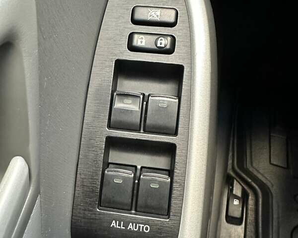 Белый Тойота Приус, объемом двигателя 1.8 л и пробегом 293 тыс. км за 10950 $, фото 28 на Automoto.ua