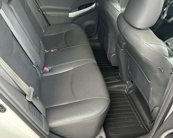 Белый Тойота Приус, объемом двигателя 1.8 л и пробегом 293 тыс. км за 10950 $, фото 18 на Automoto.ua