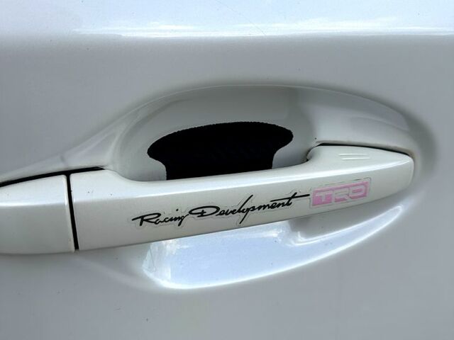 Білий Тойота Пріус, об'ємом двигуна 1.8 л та пробігом 293 тис. км за 10750 $, фото 11 на Automoto.ua