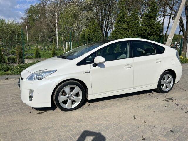 Білий Тойота Пріус, об'ємом двигуна 1.8 л та пробігом 195 тис. км за 12300 $, фото 2 на Automoto.ua