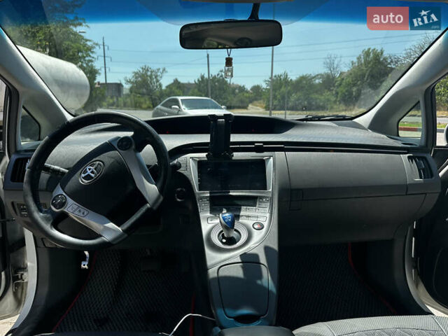 Белый Тойота Приус, объемом двигателя 1.8 л и пробегом 310 тыс. км за 8900 $, фото 7 на Automoto.ua